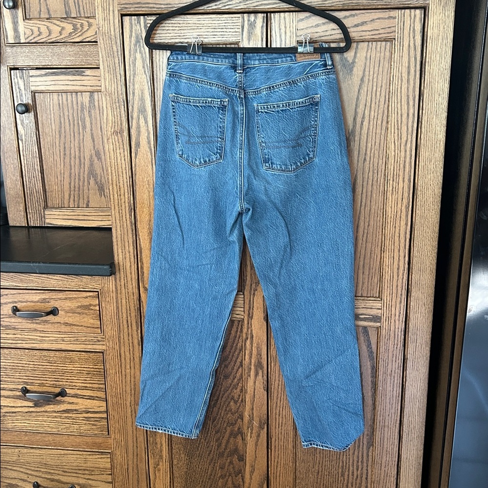 AMERICAN EAGLE Stretch Mom Straight Jean Medium Wash Denim comfort waistband 6 - Picture 6 of 8